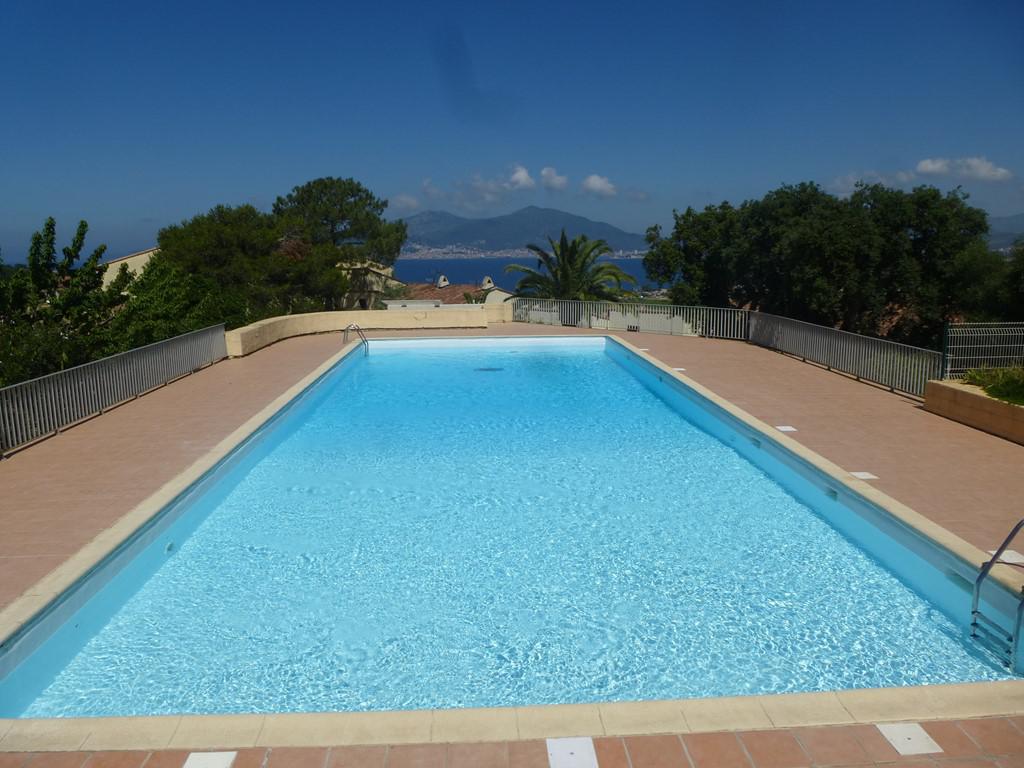Location de vacances en appartement (avec piscine) 3 personnes à PORTICCIO (40)