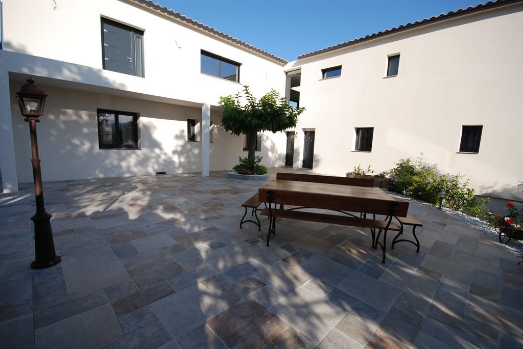 Location de vacances en appartement (avec piscine) 5 personnes à PIETROSELLA (40)