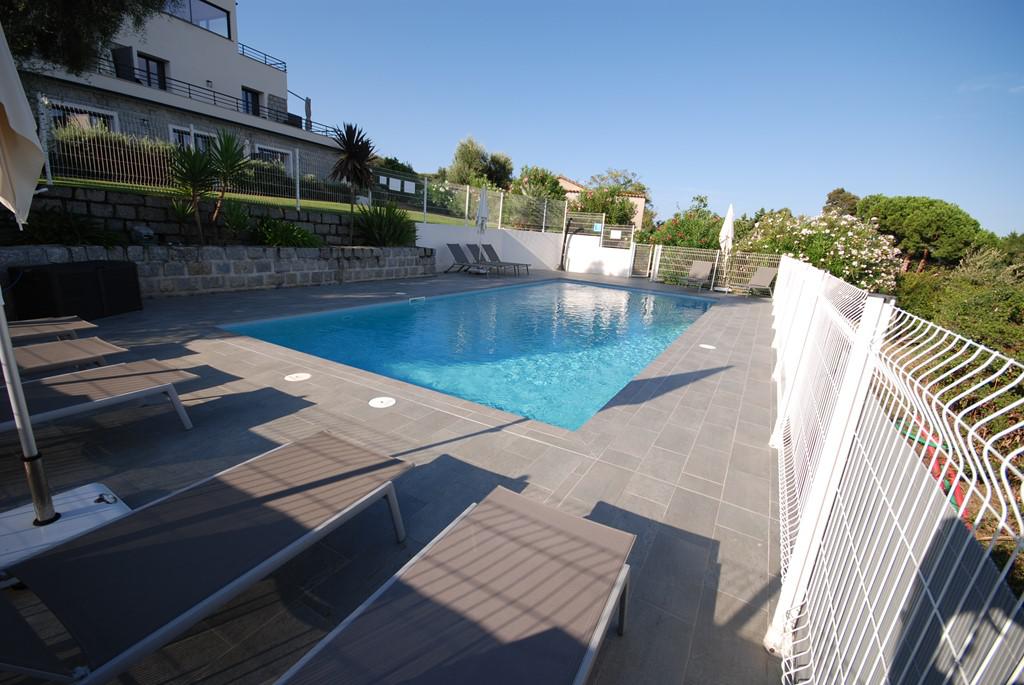 Location de vacances en appartement (avec piscine) 5 personnes à PIETROSELLA (40)