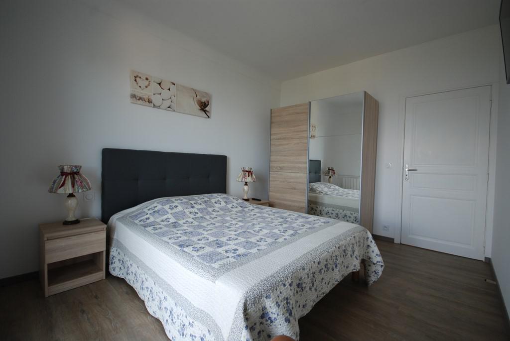 Location de vacances en appartement (avec piscine) 5 personnes à PIETROSELLA (40)