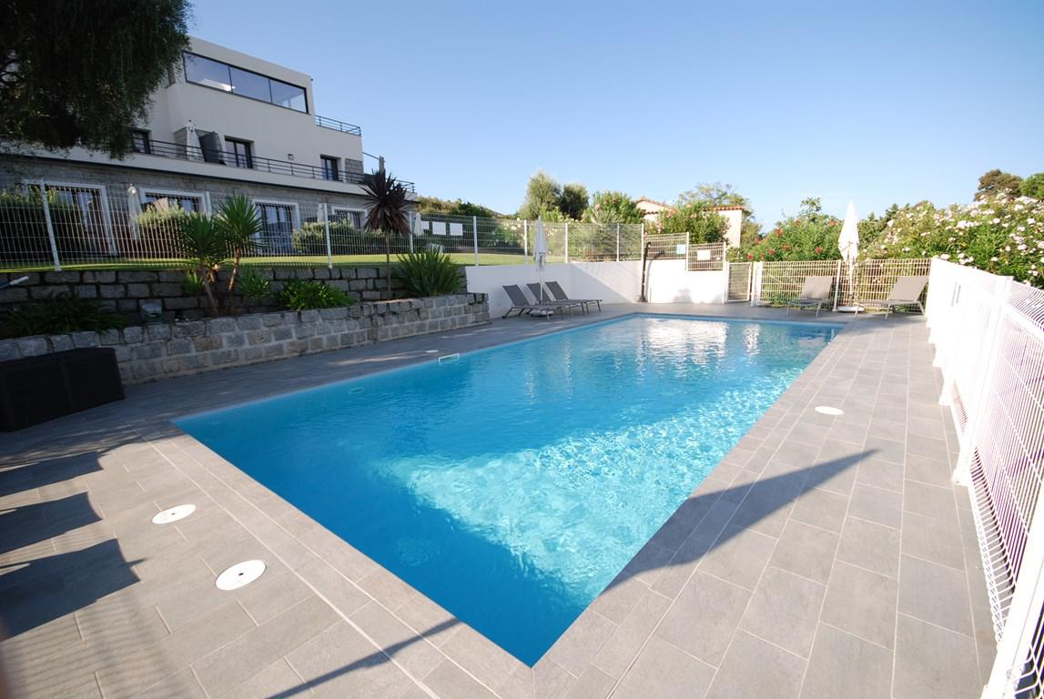 Location de vacances en appartement (avec piscine) 5 personnes à PIETROSELLA (40)