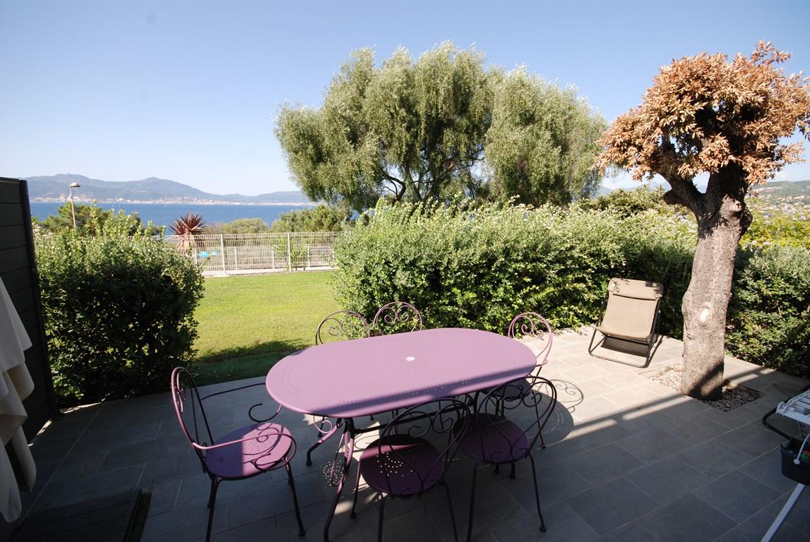 Location de vacances en appartement (avec piscine) 5 personnes à PIETROSELLA (40)