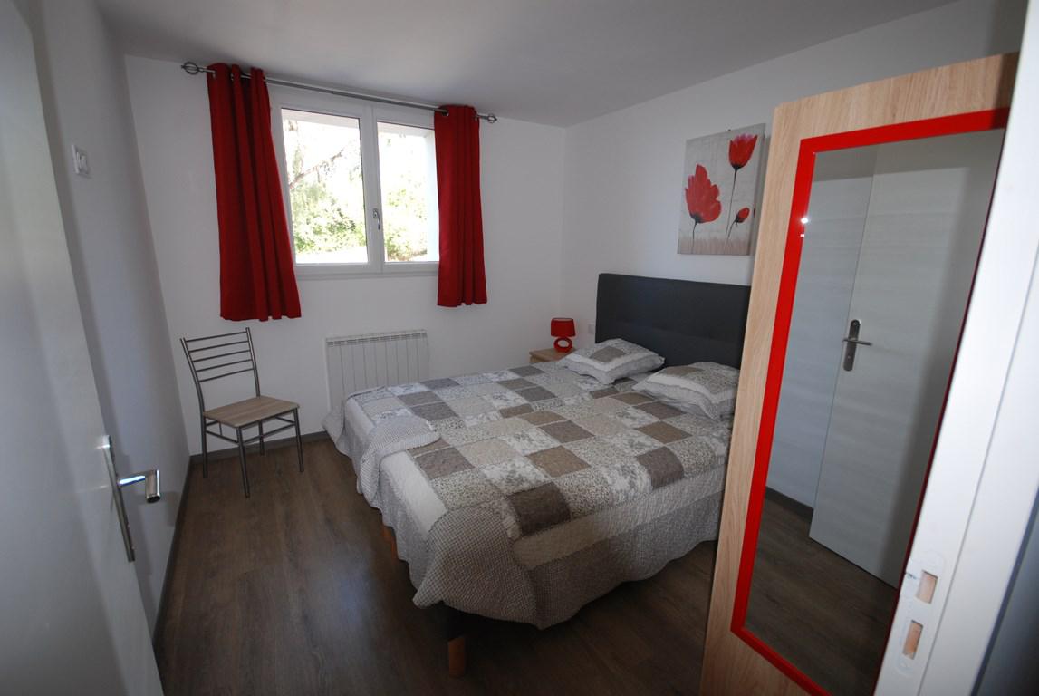 Location de vacances en appartement (avec piscine) 5 personnes à PIETROSELLA (40)