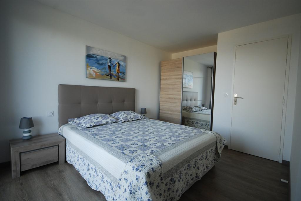 Location de vacances en appartement (avec piscine) 5 personnes à PIETROSELLA (40)