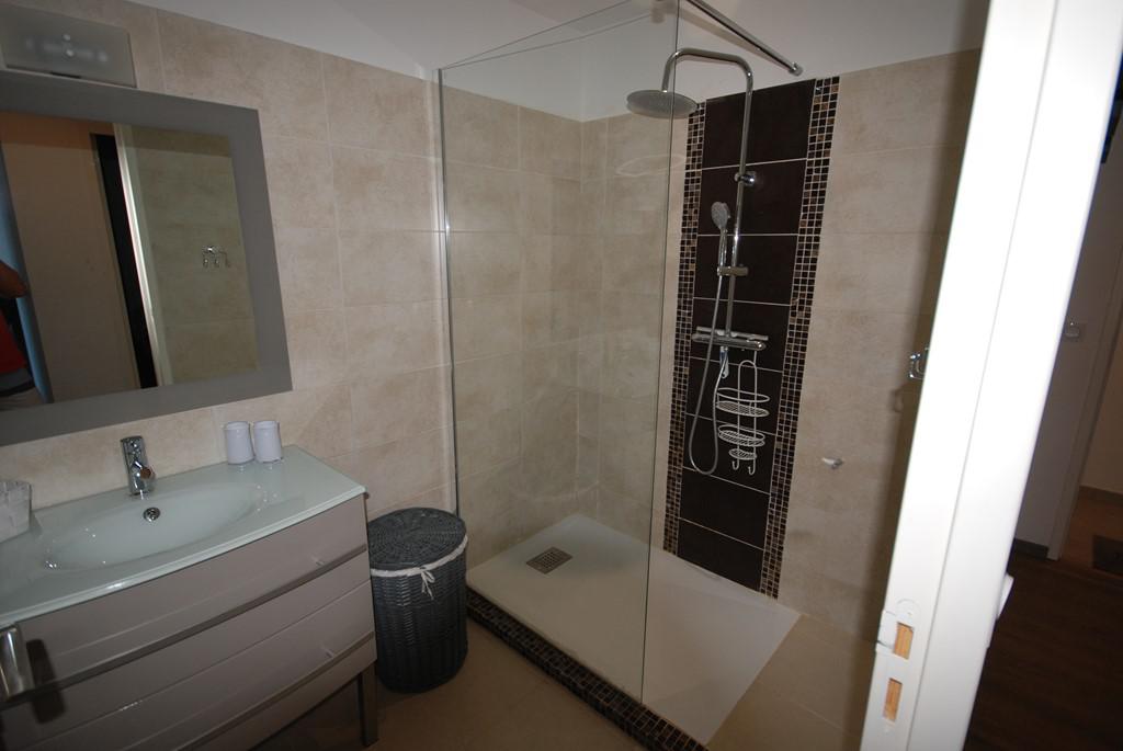 Location de vacances en appartement (avec piscine) 5 personnes à PIETROSELLA (40)