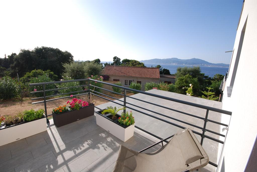 Location de vacances en appartement (avec piscine) 5 personnes à PIETROSELLA (40)