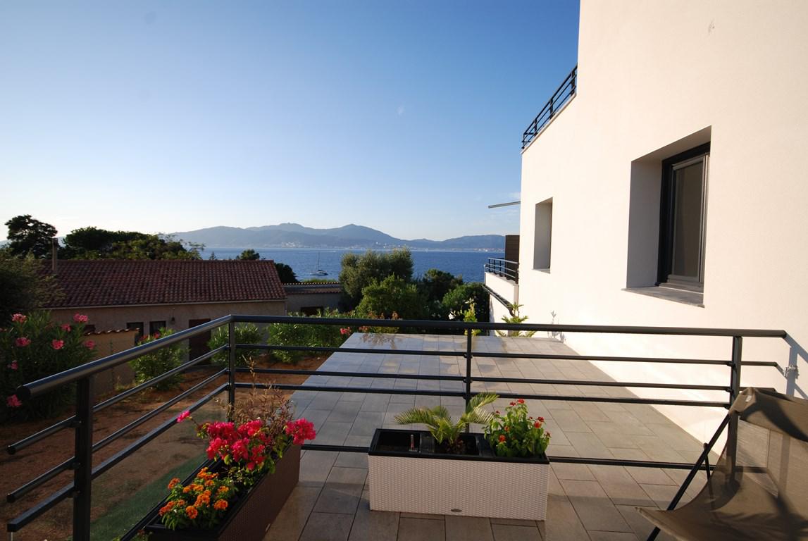 Location de vacances en appartement (avec piscine) 5 personnes à PIETROSELLA (40)