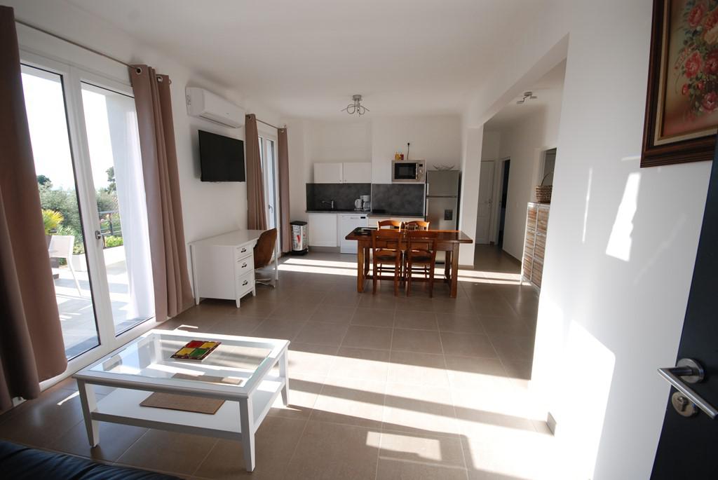 Location de vacances en appartement (avec piscine) 5 personnes à PIETROSELLA (40)