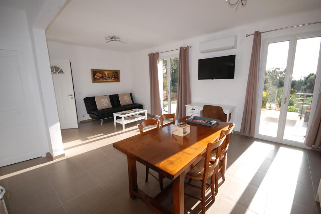 Location de vacances en appartement (avec piscine) 5 personnes à PIETROSELLA (40)