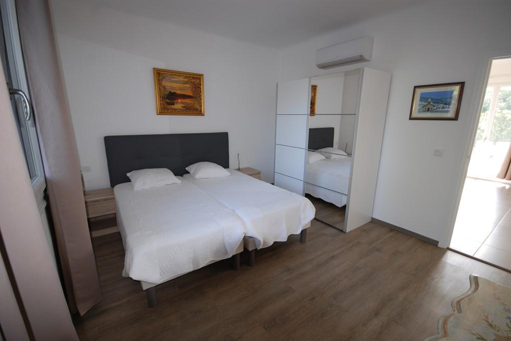 Location de vacances en appartement (avec piscine) 5 personnes à PIETROSELLA (40)
