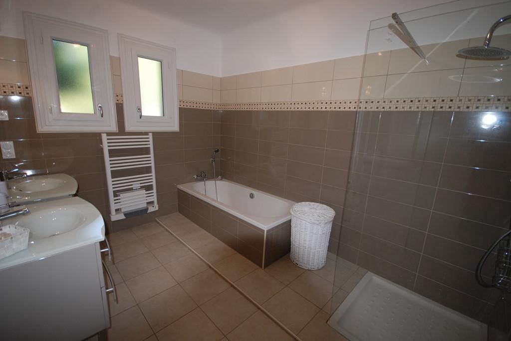 Location de vacances en appartement (avec piscine) 5 personnes à PIETROSELLA (40)