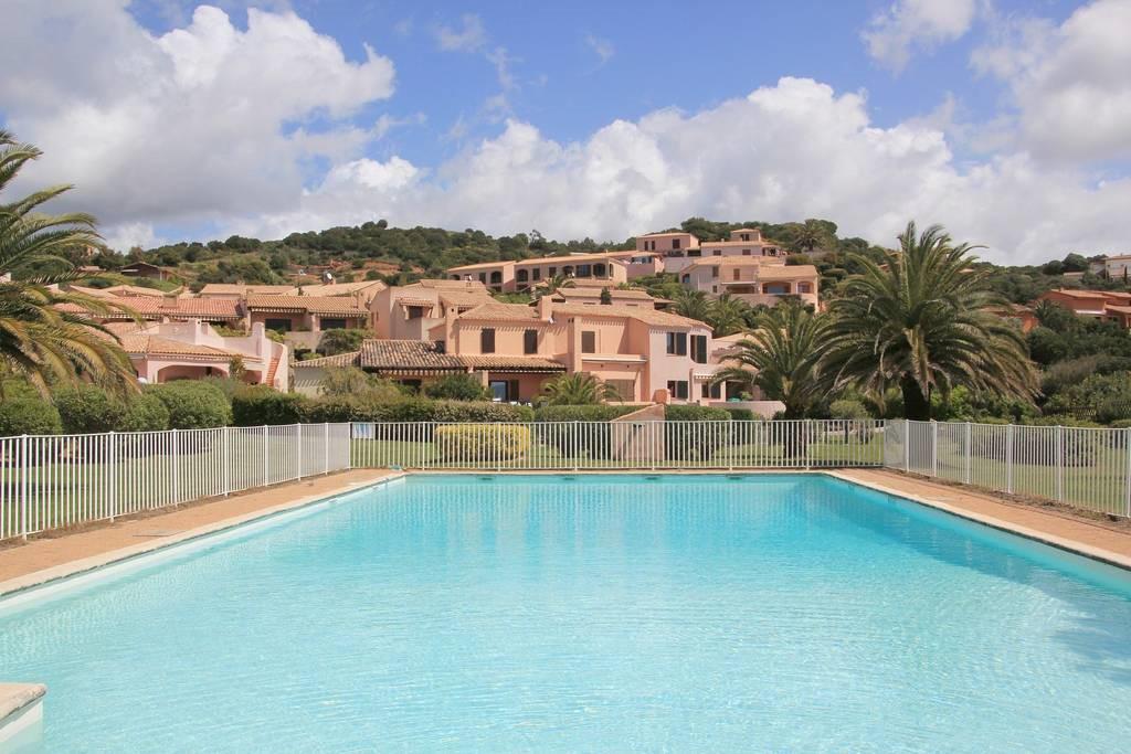 Location de vacances en maison mitoyenne (avec piscine) 6 personnes à PORTICCIO (40)