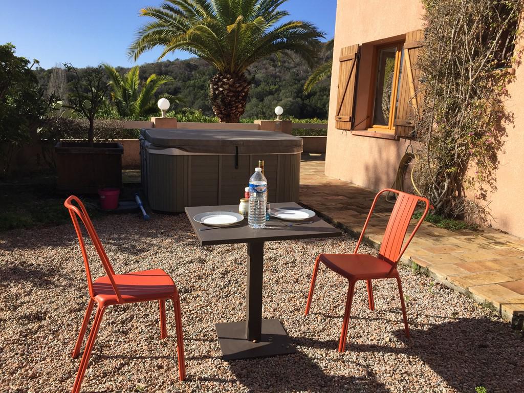 Location de vacances en maison (avec piscine) 8 personnes à PIETROSELLA (40)