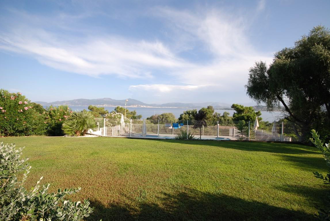 Location de vacances en appartement (avec piscine) 5 personnes à PIETROSELLA (40)