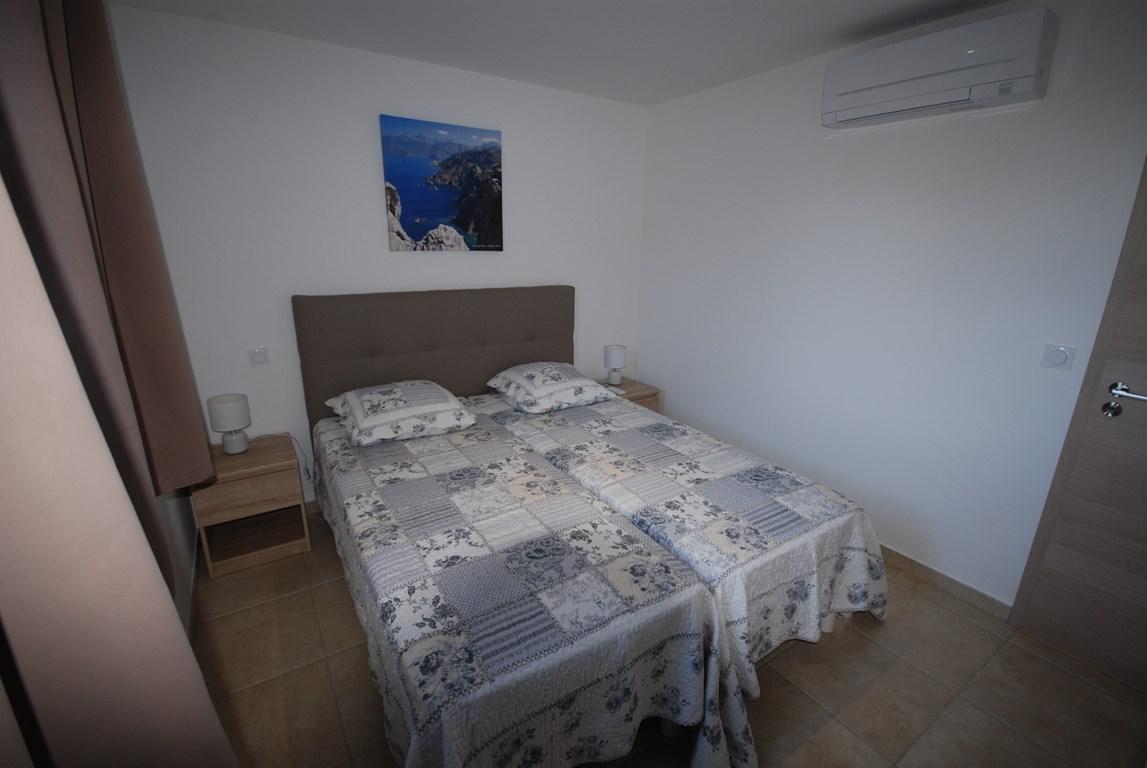 Location de vacances en appartement (avec piscine) 5 personnes à PIETROSELLA (40)