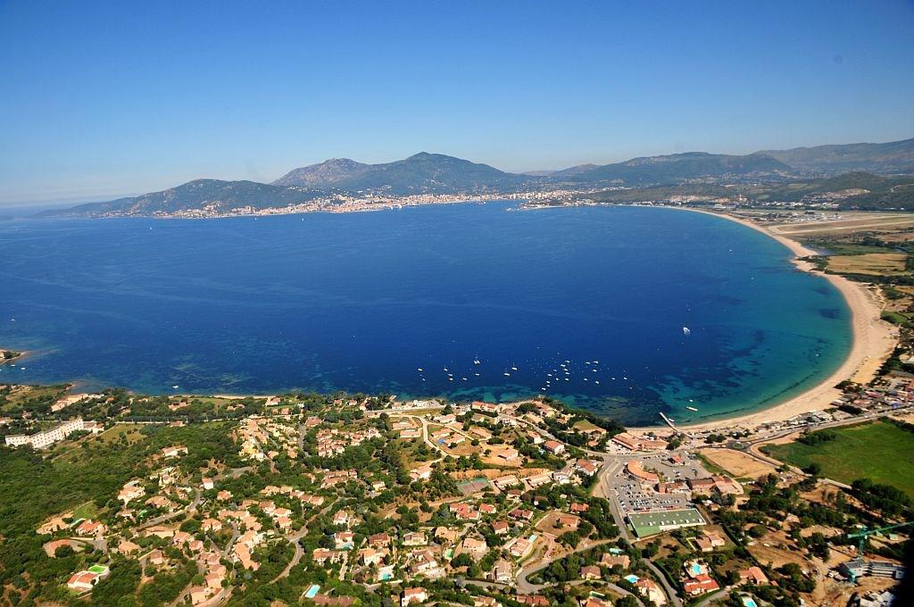 Location de vacances en appartement (avec piscine) 6 personnes à PORTICCIO (40)