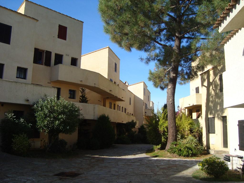 Location de vacances en appartement (avec piscine) 6 personnes à PORTICCIO (40)