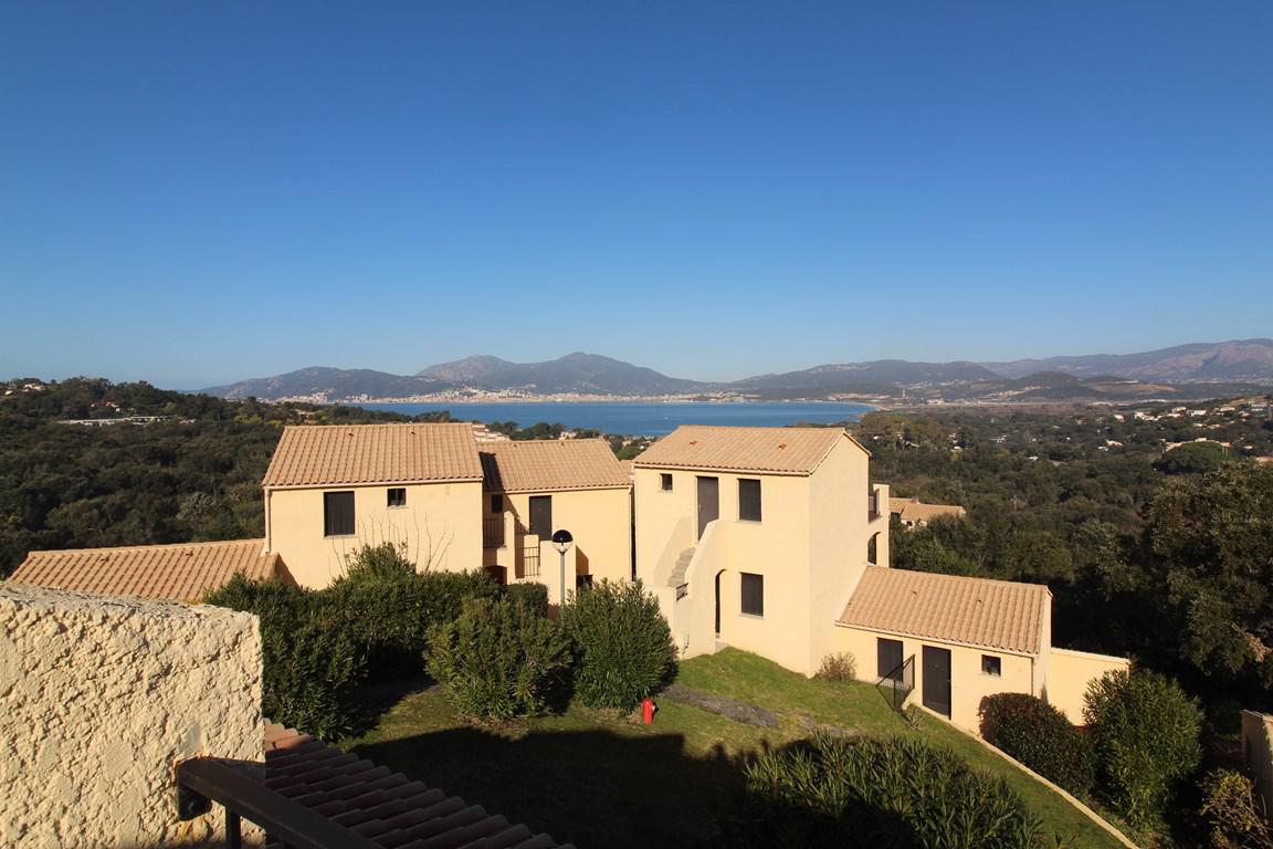 Location de vacances en appartement (avec piscine) 5 personnes à PORTICCIO (40)