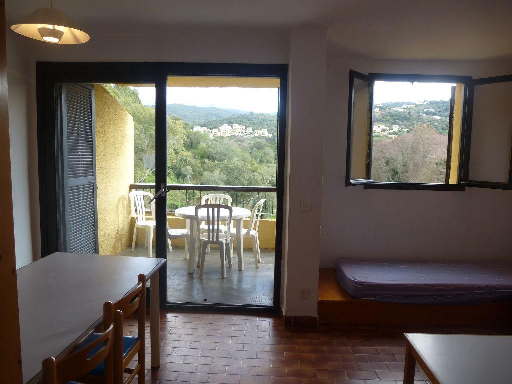 Location de vacances en appartement (avec piscine) 4 personnes à PORTICCIO (40)