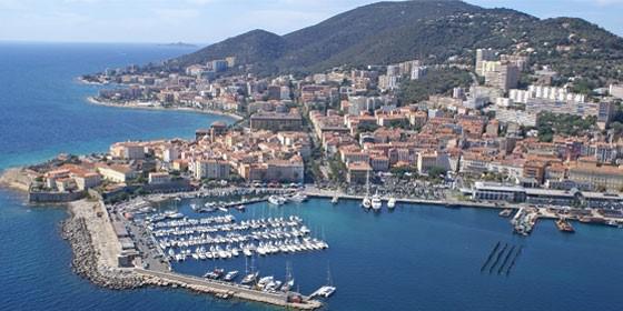 Location de vacances en appartement (avec piscine) 5 personnes à PORTICCIO (40)
