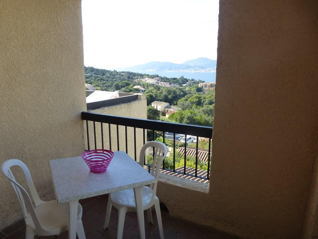 Location de vacances en appartement (avec piscine) 5 personnes à PORTICCIO (40)