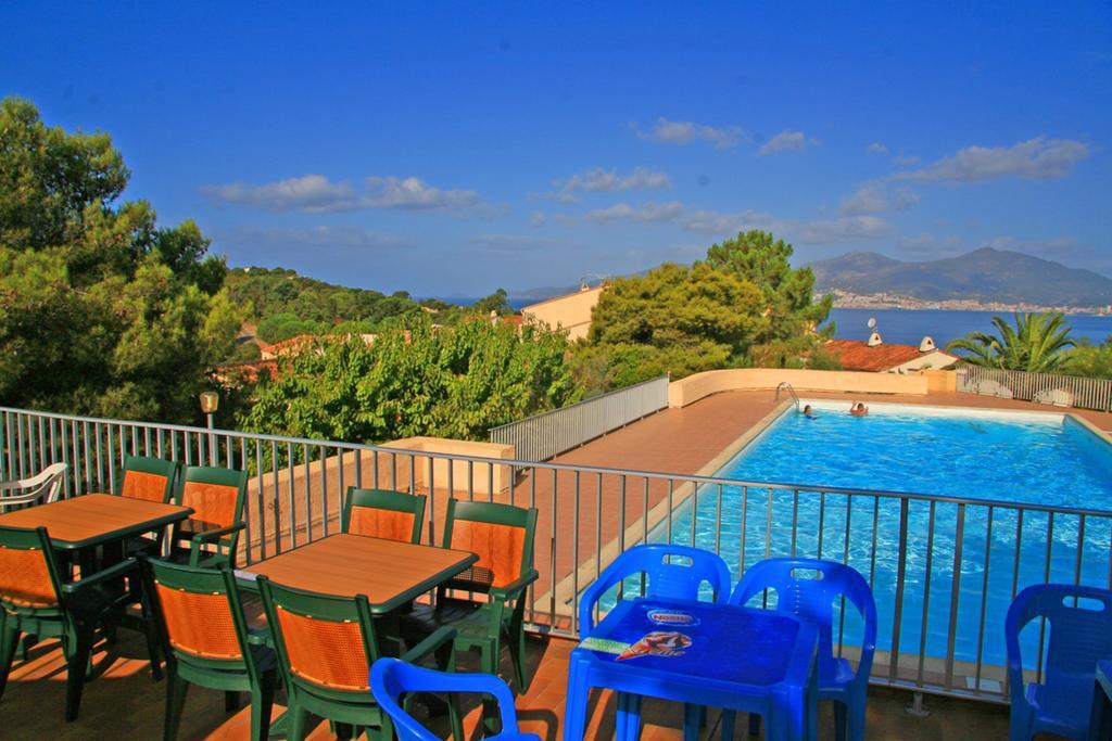 Location de vacances en appartement (avec piscine) 5 personnes à PORTICCIO (40)