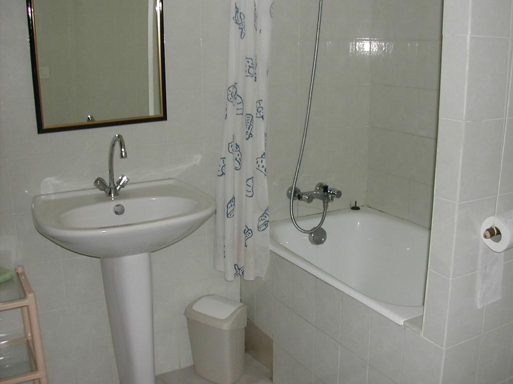 Location de vacances en appartement (avec piscine) 4 personnes à PORTICCIO (40)