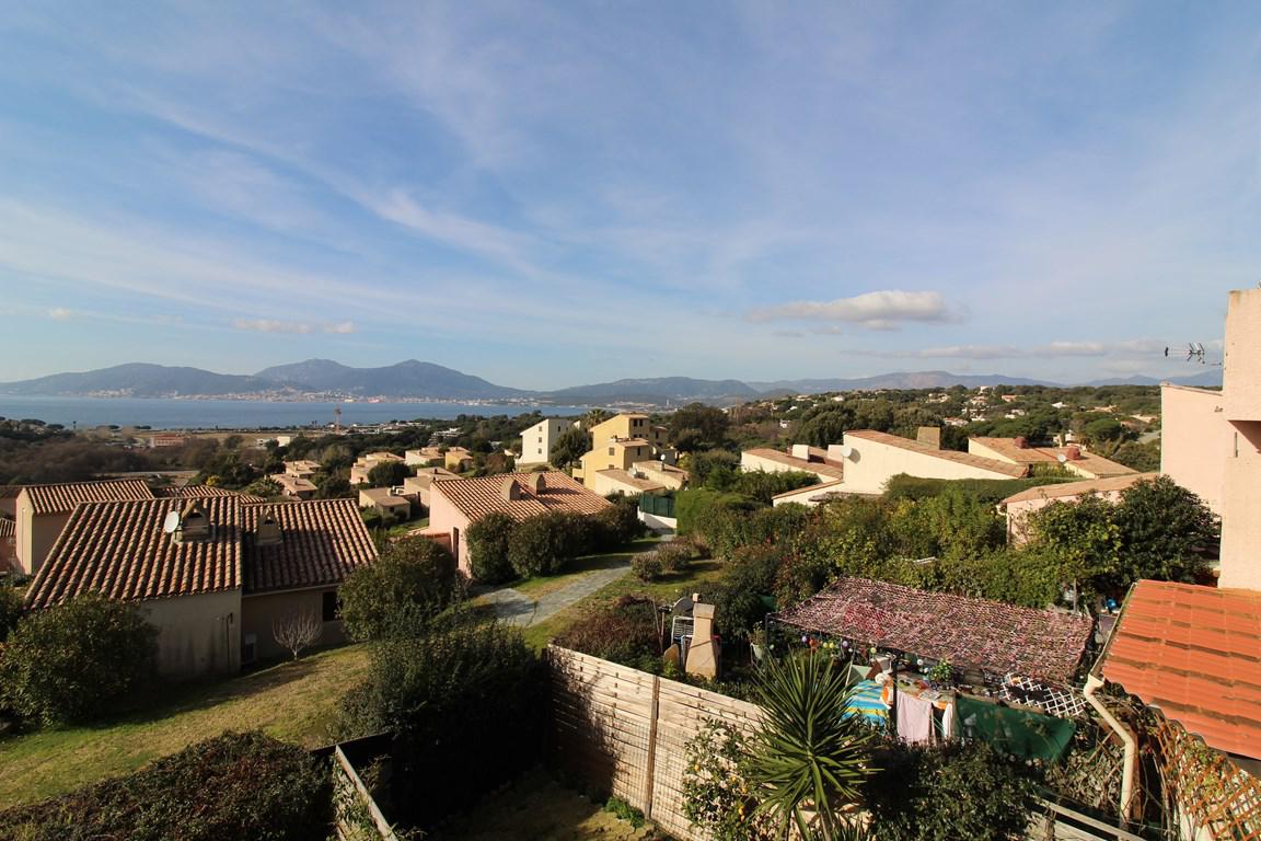 Location de vacances en appartement (avec piscine) 6 personnes à PORTICCIO (40)