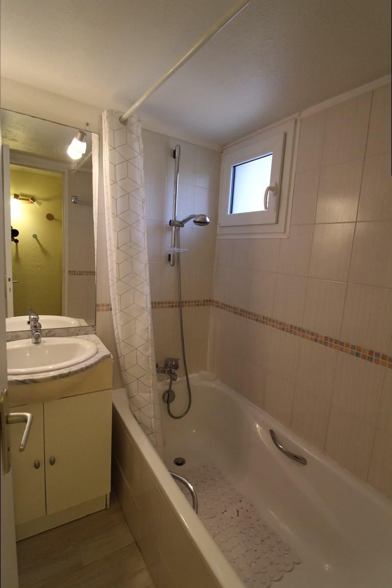 Location de vacances en appartement (avec piscine) 6 personnes à PORTICCIO (40)