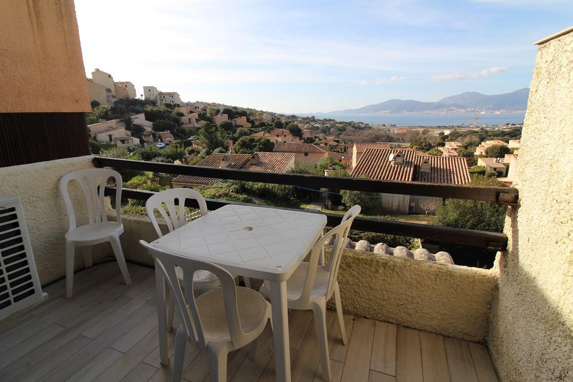 Location de vacances en appartement (avec piscine) 6 personnes à PORTICCIO (40)